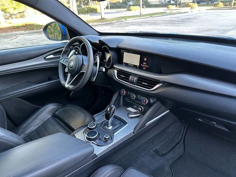 Used 2018 Alfa Romeo Stelvio Ti Sport image 23