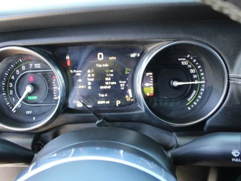Used 2023 Jeep Wrangler Unlimited Sahara w/ Cold Weather Group AWD/4WD image 24