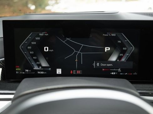 Used 2025 BMW X7 M60i w/ Executive Package image 21