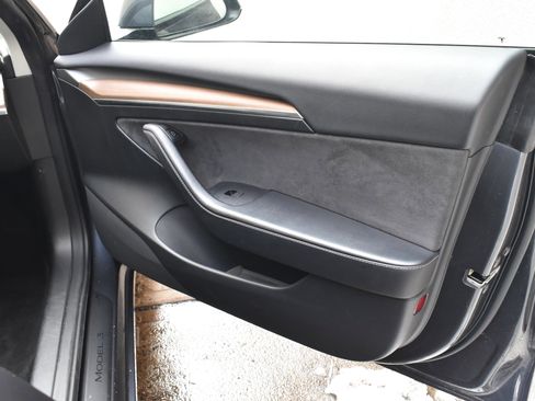 Used 2023 Tesla Model 3 Standard Range image 27