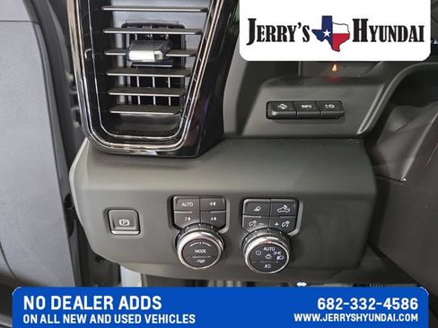Used 2024 GMC Sierra 1500 AT4 w/ Technology Package AWD/4WD image 15