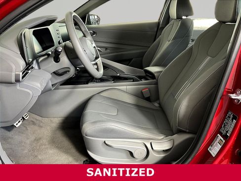 Used 2025 Hyundai Elantra Sport FWD image 19