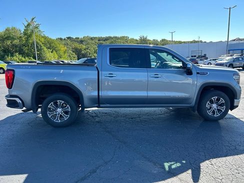 Used 2025 GMC Sierra 1500 SLT AWD/4WD image 4