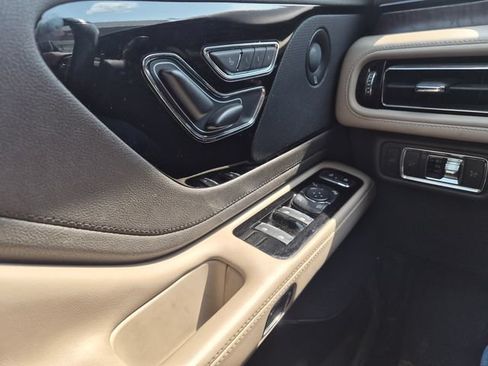 Used 2022 Lincoln Aviator Reserve w/ Equipment Group 201A AWD/4WD image 17
