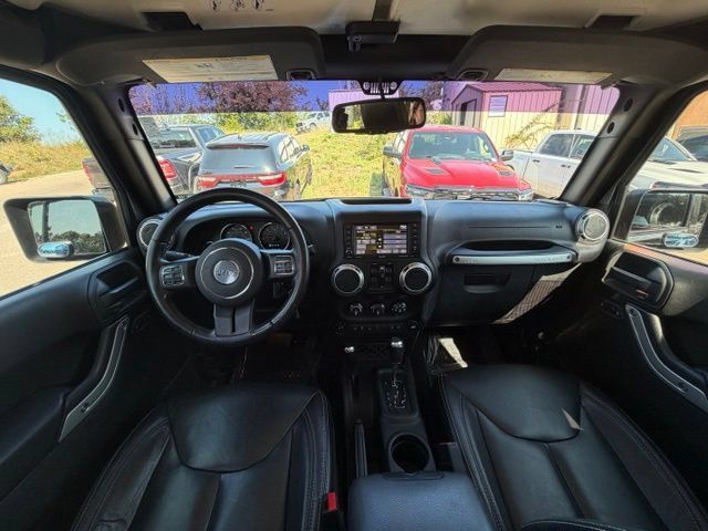 Used 2017 Jeep Wrangler Unlimited Sahara w/ Connectivity Group AWD/4WD image 16