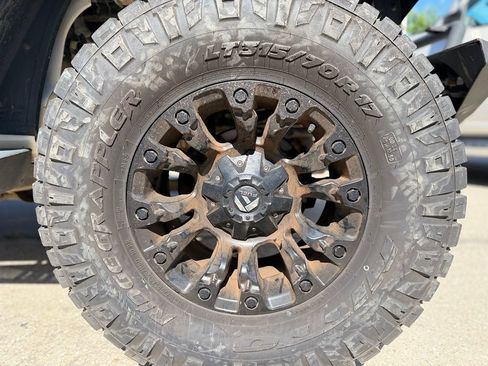Used 2017 Jeep Wrangler Unlimited Sahara AWD/4WD image 12