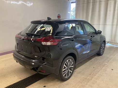 Used 2024 Nissan Kicks SV FWD image 4
