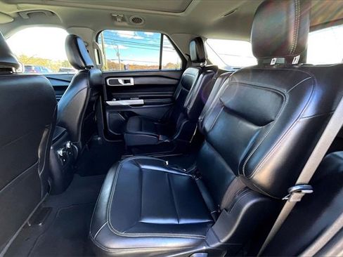 Used 2022 Ford Explorer XLT w/ Equipment Group 202A image 20