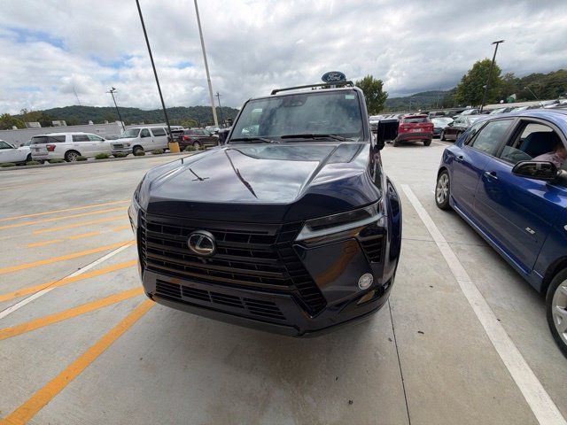 Used 2025 Lexus GX 550 w/ Accessory Package (2T) AWD/4WD image 3