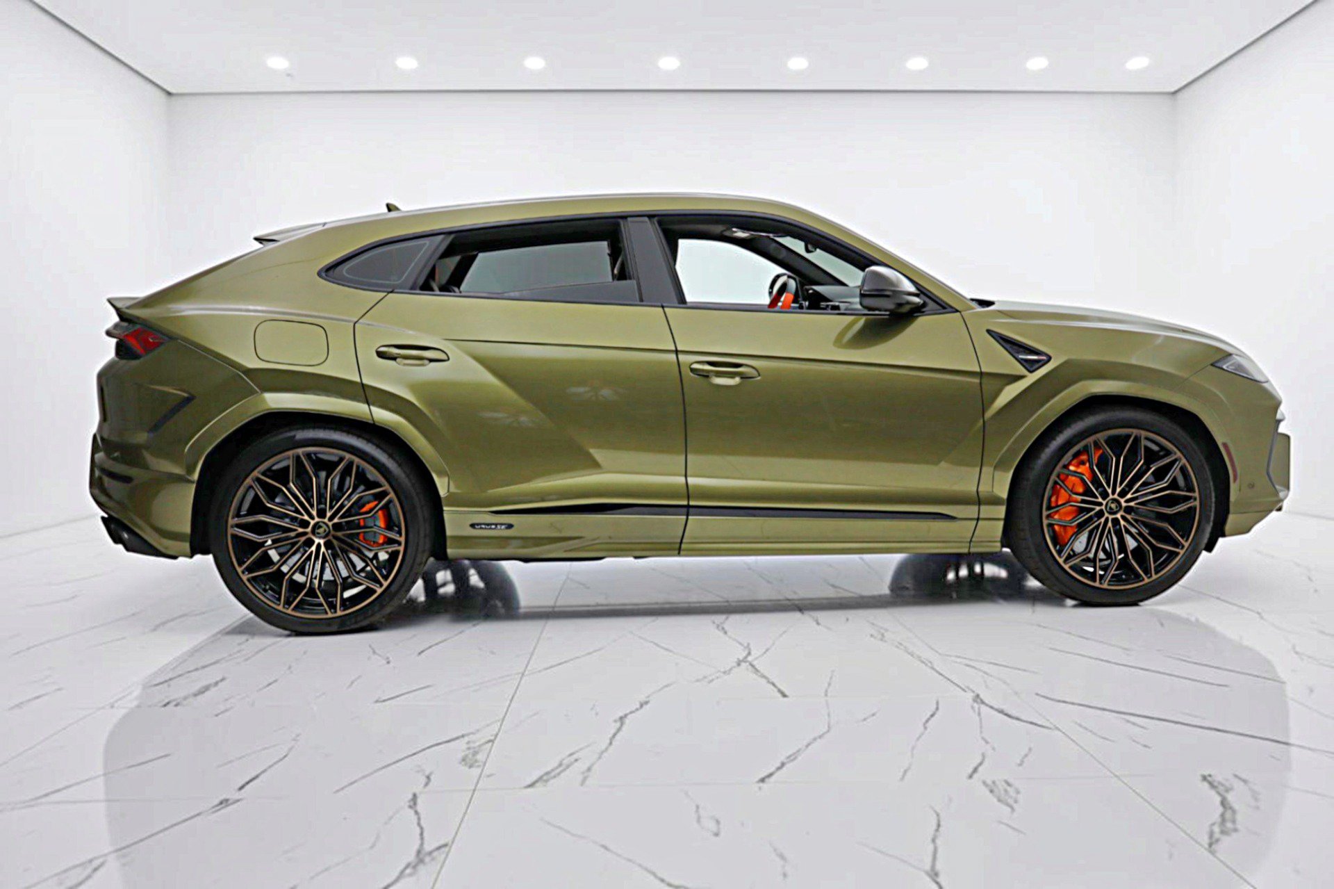 Used 2026 Lamborghini Urus SE AWD/4WD image 17