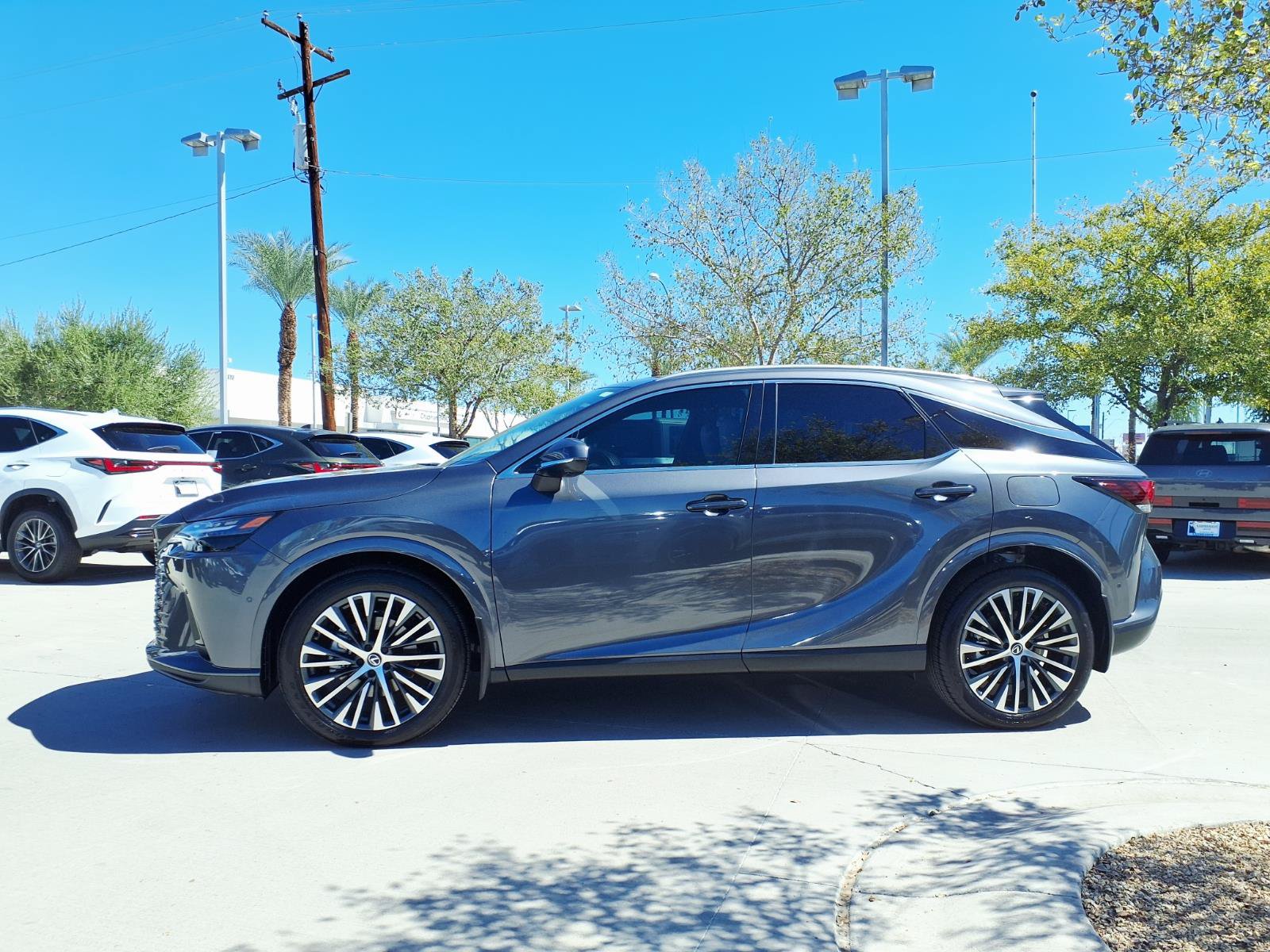 Used 2025 Lexus RX 350 w/ Convenience Package AWD/4WD image 2