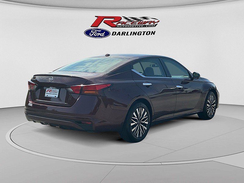 Used 2025 Nissan Altima 2.5 SV FWD image 5