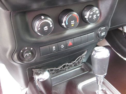 Used 2013 Jeep Wrangler Unlimited Sport AWD/4WD image 18