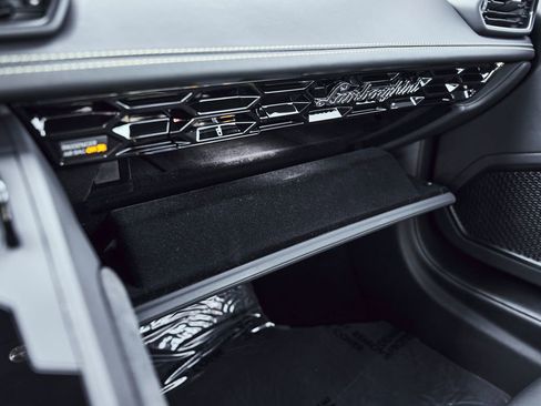 Used 2021 Lamborghini Huracan EVO image 70