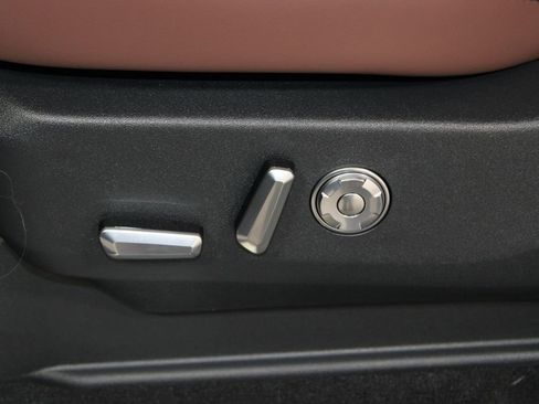 New 2026 Lincoln Navigator Reserve AWD/4WD image 22