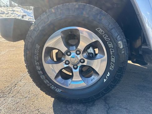 Used 2016 Jeep Wrangler Unlimited Sahara image 13