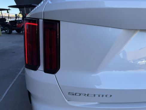Used 2023 Kia Sorento SX Prestige image 14