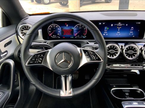Used 2024 Mercedes-Benz CLA 250 image 5