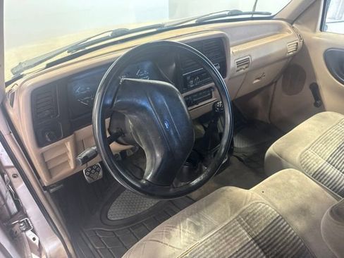 Used 1994 Ford Ranger XL RWD image 13