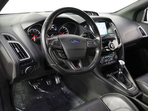 Used 2018 Ford Focus ST w/ Equipment Group 401A FWD image 12