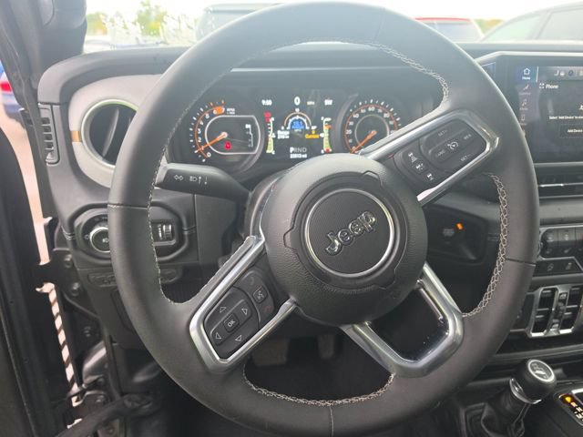 Used 2025 Jeep Wrangler Unlimited Sahara AWD/4WD image 8