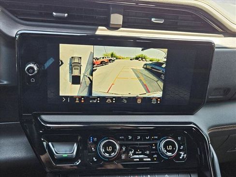 Used 2025 GMC Sierra 1500 AT4 w/ AT4 Premium Package AWD/4WD image 12