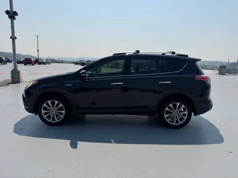 Used 2018 Toyota RAV4 Limited w/ Advanced Technology Package AWD/4WD image 6