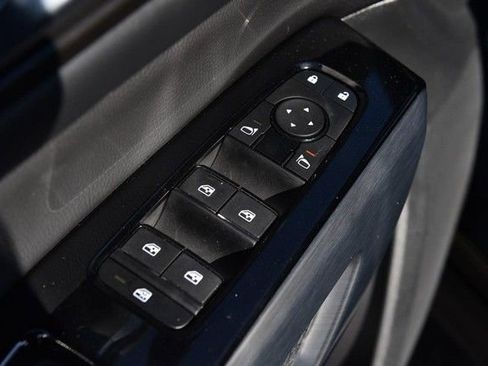 Certified 2024 Nissan Pathfinder SL image 9