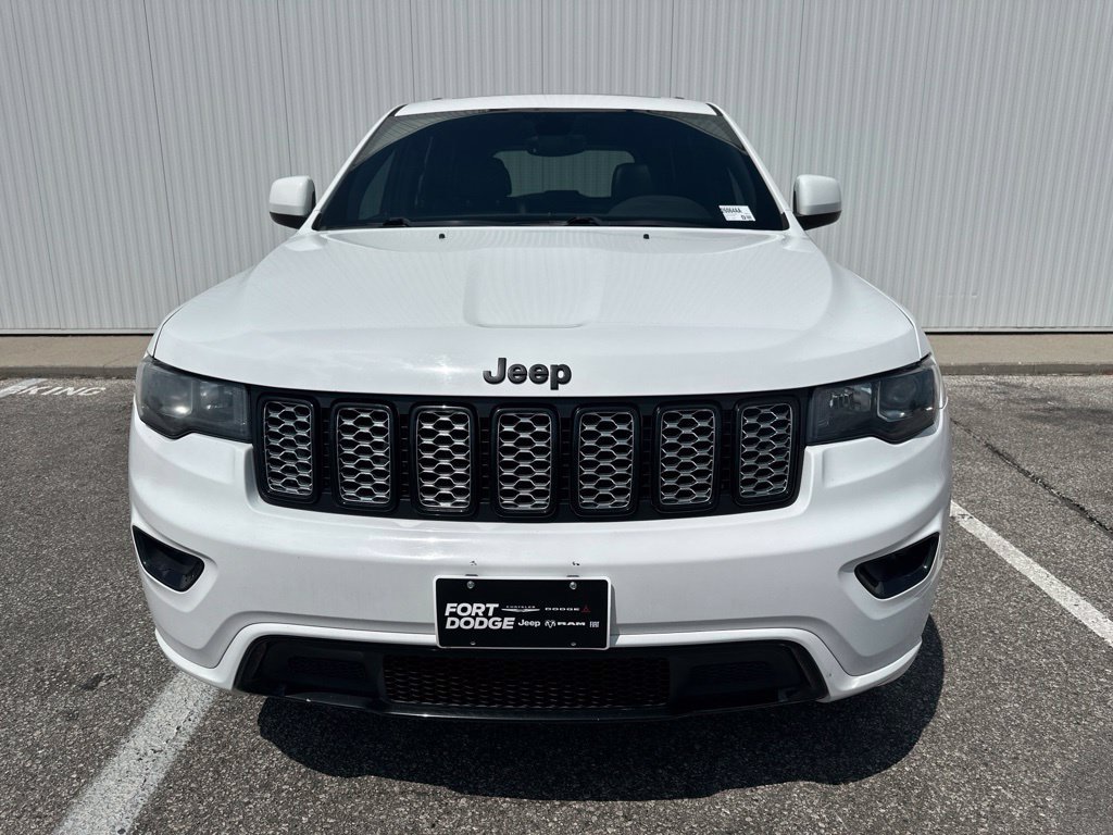 Used 2018 Jeep Grand Cherokee Altitude AWD/4WD image 11