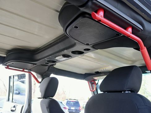 Used 2016 Jeep Wrangler Unlimited Sport AWD/4WD image 27