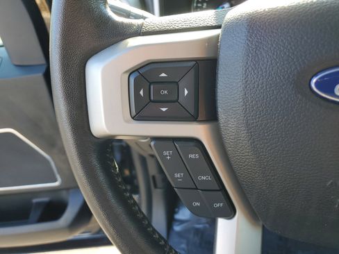 Used 2018 Ford F250 Lariat w/ Chrome Package image 29