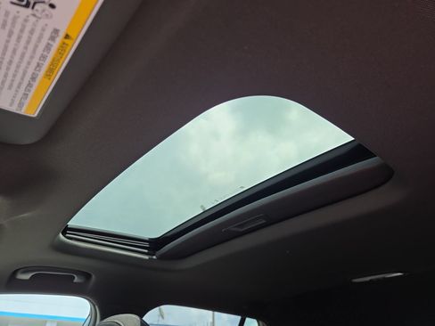 New 2026 Chevrolet Trax RS w/ Sunroof Package FWD image 25