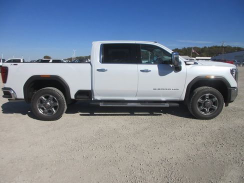 New 2026 GMC Sierra 2500 SLT w/ SLT Premium Package image 3