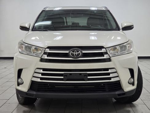 Used 2018 Toyota Highlander XLE image 11