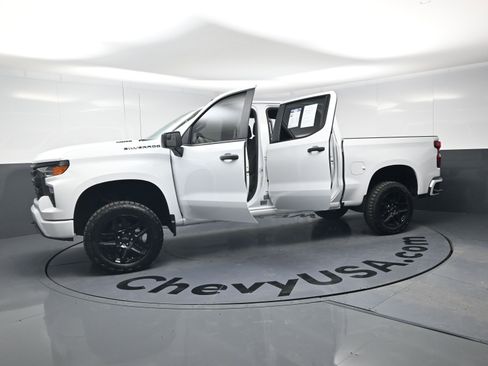 Used 2025 Chevrolet Silverado 1500 Custom w/ Turbomax Blackout Package AWD/4WD image 22