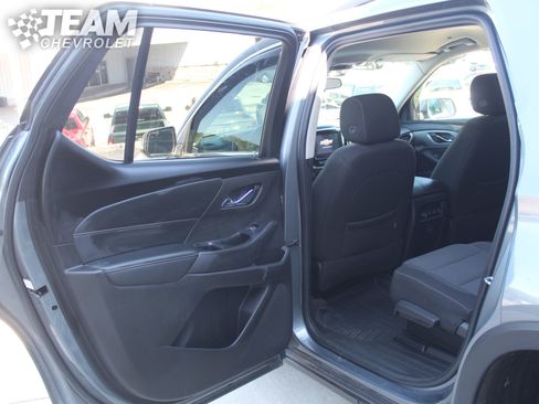 Used 2021 Chevrolet Traverse LT AWD/4WD image 18