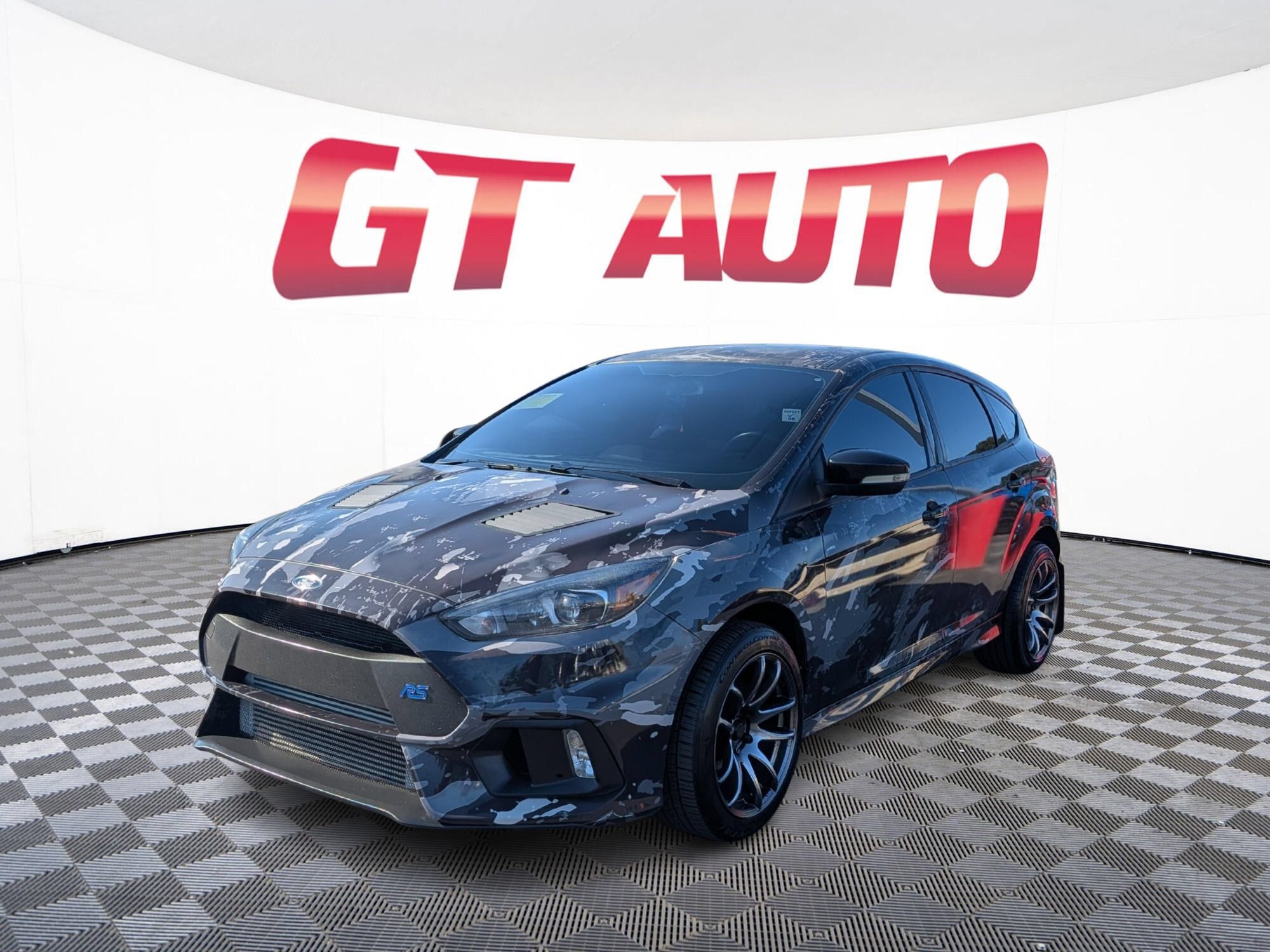 Used 2017 Ford Focus RS AWD/4WD image 2