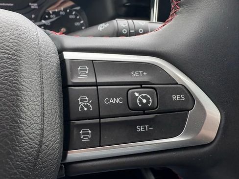 Used 2022 Jeep Compass Trailhawk w/ Trailhawk Convenience Group AWD/4WD image 25