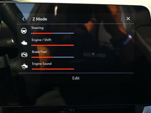 Used 2021 Chevrolet Corvette Stingray Premium Conv w/ Z51 Performance Package image 19