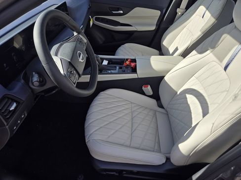 New 2026 Nissan Sentra SL w/ Floor Mat Package FWD image 9