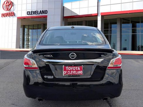 Used 2015 Nissan Altima 2.5 SL w/ Technology Package FWD image 6