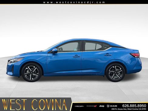 Used 2025 Nissan Sentra SV FWD image 4