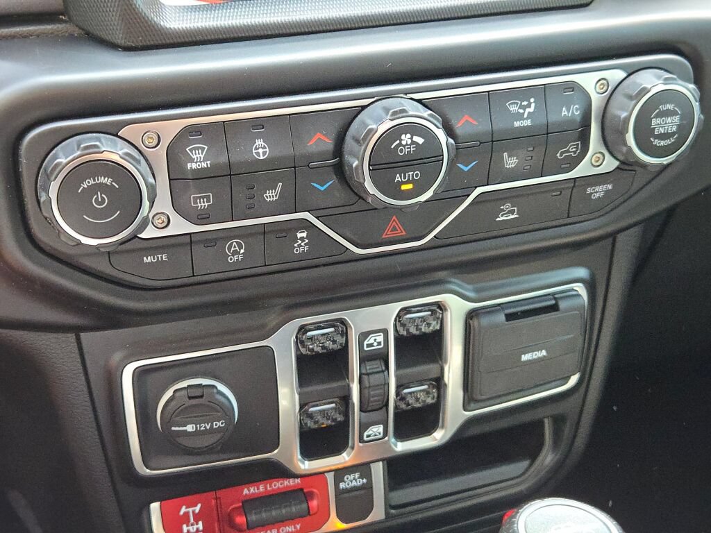 Used 2021 Jeep Gladiator Mojave AWD/4WD image 32