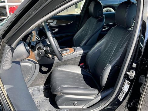 Used 2023 Mercedes-Benz E 350 Sedan image 25