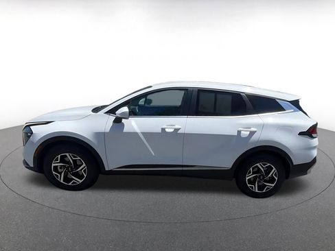 Used 2025 Kia Sportage LX FWD image 10
