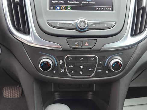 Used 2022 Chevrolet Equinox LT image 18