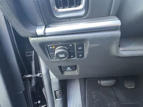 Used 2025 Ford Expedition Platinum AWD/4WD image 15