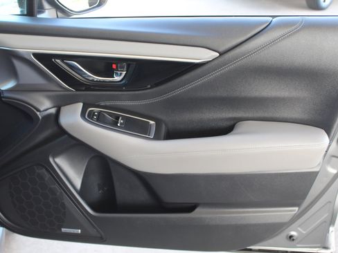 Used 2020 Subaru Outback Limited image 16