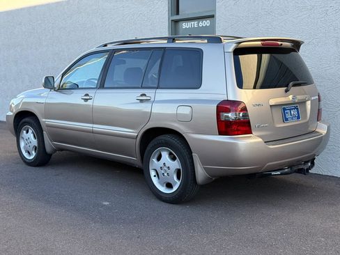 Used 2004 Toyota Highlander 4WD V6 image 4