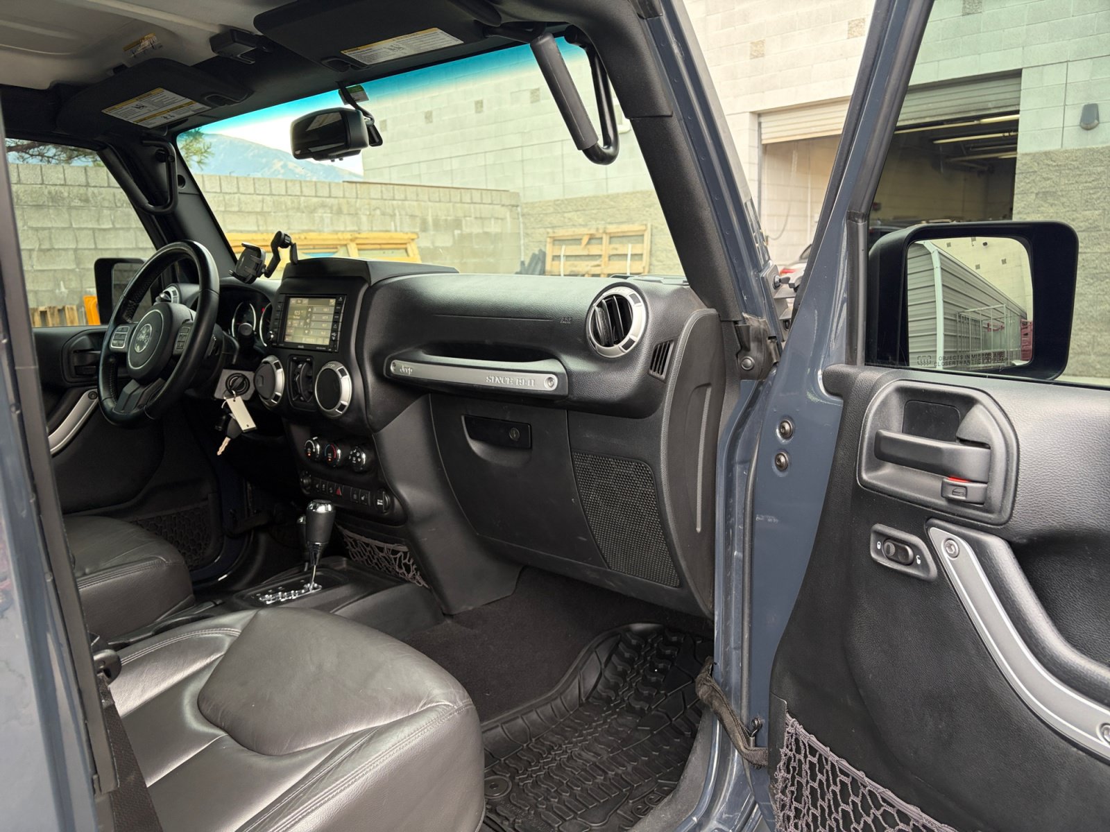 Used 2017 Jeep Wrangler Unlimited Sahara w/ Max Tow Package AWD/4WD image 27